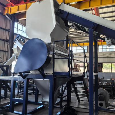 comprar Automatic HDPE Bottles Crusher Machine 90KW for Plastic Recycling 1000kg/hr online manufacture