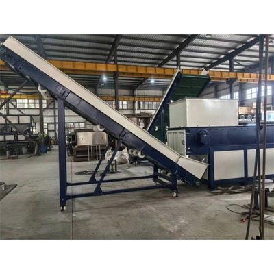 Máquina de reciclaje de plástico equipada con trituradora de un solo eje para bolsas de tejido de PP